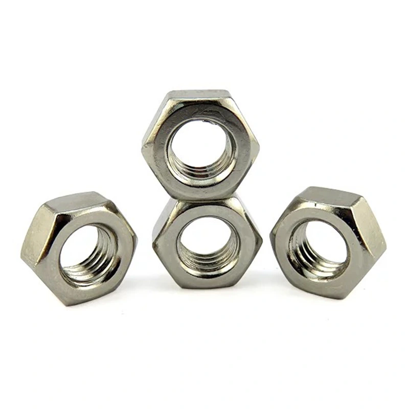 Hexagonální ořechy jsou důležité části, které pevně spojují mechanické vybavení